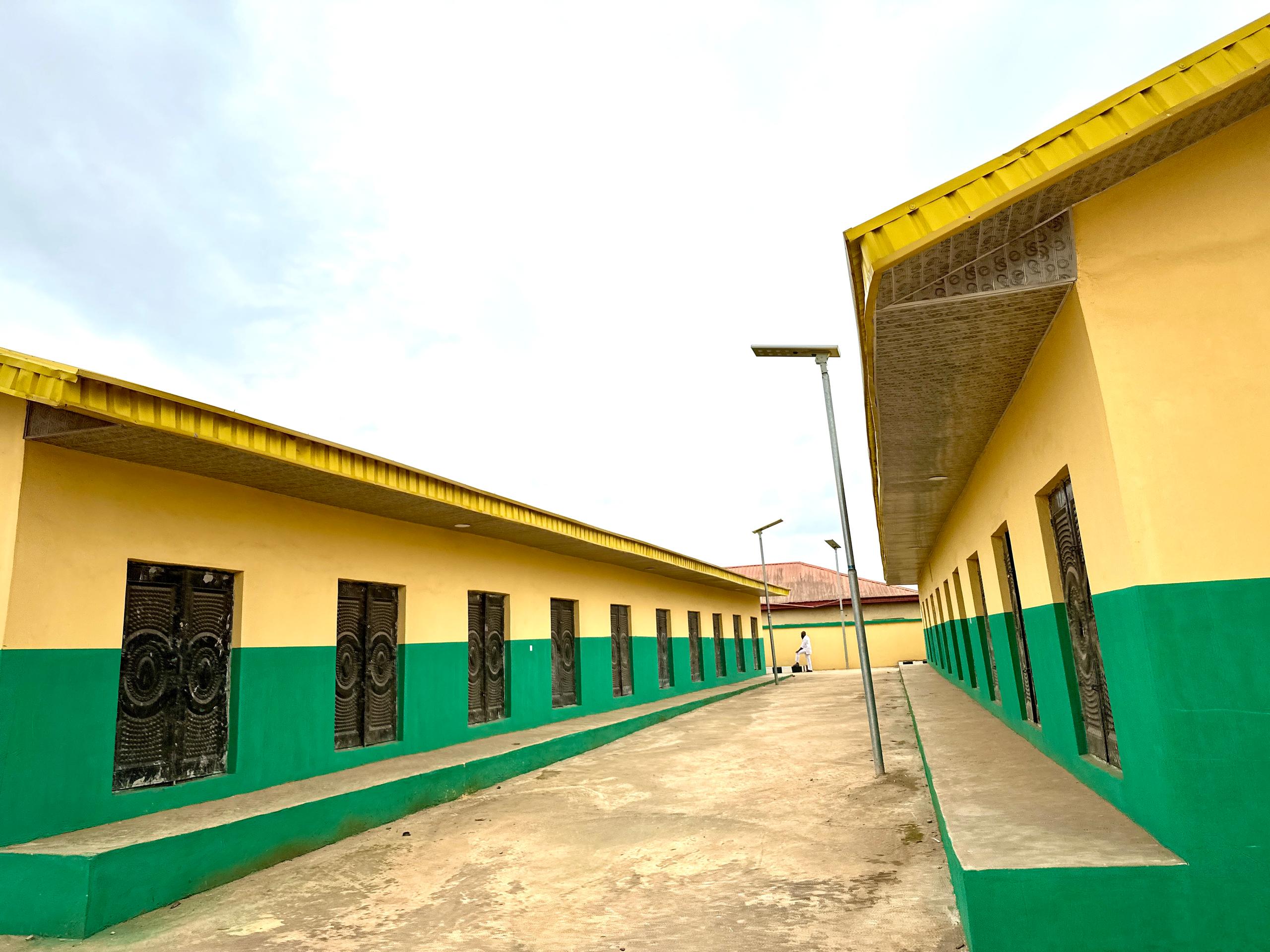 Ultramodern Market Atan Ota